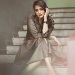 Neetha Ashok Instagram - Mood 🔥 Outfit designed by @arulaa_by_rashmianooprao Mua @alyna_makeovers Photography by @moodarrest @nitinpatte @aritra.ghosal.moments Location @thebierlibrary #retro #moodylights #moodarrest #nitinpattephotgraphy #portraitphotography #tgif The Bier Library