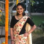 Neetha Ashok Instagram - Can’t get over this beautiful decore and venue! Throwback to a December Wedding PC: @dee_shereen ❤️❤️❤️ The bestest who loves clicking my pictures anyway anytime anywhere 🤭😬 The Tamarind Tree