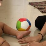 Neetha Ashok Instagram - Who’s the kid here?? Swipe right 👉🏻 to see what had happened just few seconds before this video was taken.. 😋 Nia imitating Nee chikki 🥰 Nia n Nee chikki Games ❤️