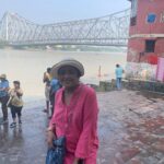 Poornima Bhagyaraj Instagram - At the banks of the Ganga with the #Howrah bridge as the background