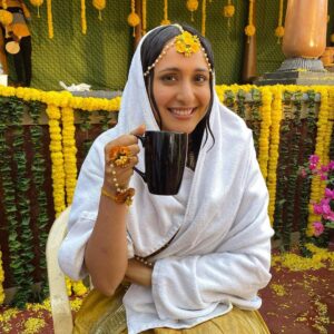 Pragya Jaiswal Instagram - Can’t believe it’s been a year already since #Akhanda released..Countless memories, unforgettable learning experiences and the bestest team to work with 🥹❤️ 

Thank you so much Boyapati Sir for believing in me..And so much gratitude to everyone who’s been a part of this incredible journey and the audience that gave us sooo much love 🫶🏻🫶🏻

Will always cherish these memories from this very special film 🦁💥❤️
#1yearofAkhanda #NandamuriBalakrishna #BoyapatiSreenu #MiryalaRavinderReddy 

(P.S. - The last video was shot for fun, I wasn’t grossed out at all ☺️💁🏻‍♀️)