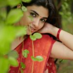 Pragya Nagra Instagram – PC @gowtham__rajendran 🥰
Saree @silks_hub 🌸
Styling @anchita_nagra ❤️
#vintage #vintagestyle #vintageaesthetic #vintagefashion #vintageclothing #sareelover #sareedraping #sareelove #saree #sareeblogger #sareeindia #sareeaddict #sareepact #sareeonline #sareeswag #chennai #chennaimodels #coimbatore #madurai #chennaigirls #chennaiblogger #ootd #fashionblogger #fashionmodel #models #chennaimodels #hyderabad #kerala #trending #instagood