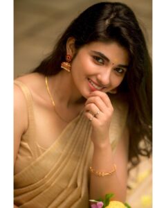 Pragya Nagra Instagram - Happy Vishu🌸

Costumes - @ivalinmabia
Stylist - @priyaregan_mb
Photography - @camerasenthil
Makeup - @jiyamakeupartistry
Hair - @rakmakeupartistry
Shoot organised by @rrajeshananda

#onam #kerala #onamcelebration #happyonam #keralagram #malayali #mallu #keralatourism #onamspecial #keralasaree #malayalam #keralafood #keralagodsowncountry #keralam #kochi #keralaattraction #keralaphotography #onamsaree #godsowncountry #onamfestival #saree #onamvibes #keralagram #onamission #onamcollection #onamsadhya #onamusically  #onamdresscode #traditional