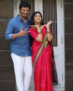 Pragya Nagra Instagram - #VaralaruMukkiyam promotions today🔥

@actorjiiva ❤️

Outfit @dimahfashion @faridabanu.h 🥰❤️

Makeup & Hair @teamdiamondartistry @salomirdiamond ❤️

PC @sat_narain🥰
@shotsbyuv

Enjoyable family entertainer is releasing in 6 days. 

#VaralaruMukkiyam from Dec 9th. 

@supergoodfilms @actorjiiva #Santhoshrajan @kashmiraofficial @pragyanagra @aadhirai_soundararajan
#KSRavikumar @shivashahra_official @tsk_actor @kali_rajkumar @shaanrahman @sakthi_saravanan @srikanth_nb @vasukibhaskar @saregamatamil @donechannel1 @ctcmediaboy

#kollywood #tamil #tollywood #tamilcinema #thalapathy #bollywood #love #tamilactress #vijay #thala #kerala #tamilmemes #trending #tamilsong #mollywood #kollywoodcinema #tamilbgm #samantha #nayanthara #dhanush #kollywoodactress #tamilsongs #actress #tamilstatus #rashmikamandanna #tamilmovie #chennai
