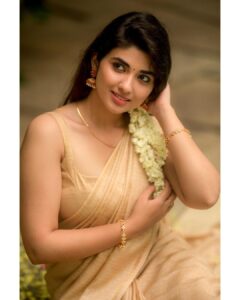 Pragya Nagra Instagram - Onam Ashamsakal🌸

Costumes - @ivalinmabia
Stylist - @priyaregan_mb
Photography - @camerasenthil
Makeup - @jiyamakeupartistry
Hair - @rakmakeupartistry
Shoot organised by @rrajeshananda

#onam #kerala #onamcelebration #happyonam #keralagram #malayali #mallu #keralatourism #onamspecial #keralasaree #malayalam #keralafood #keralagodsowncountry #keralam #kochi #keralaattraction #keralaphotography #onamsaree #godsowncountry #onamfestival #saree #onamvibes #keralagram #onamission #onamcollection #onamsadhya #onamusically  #onamdresscode #traditional