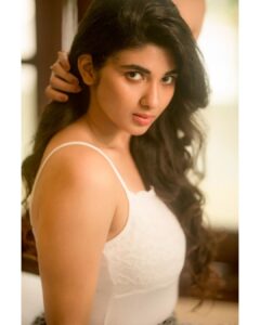 Pragya Nagra Instagram - The original 500k post!😋❤
Stylist - @priyaregan_mb
Photography - @camerasenthil
Makeup - @jiyamakeupartistry
Hair - @rakmakeupartistry
Shoot organised by @rrajeshananda 🥰❤