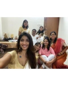 Priya Vadlamani Instagram - Andariki Ganesh Chaturthi subhakanshalu ✨🙏 
.
.
.
.
#ganutataaagaye #ganapatibappamorya #ganesha
