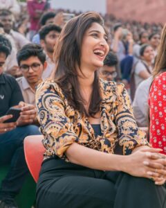 Priya Vadlamani Instagram - VVIT you have my heart..thank you for all the love ❤️
#mukhachitram

.
.
.
#priyavadlamani #undiporaadhey #sandeepraj #hit2 #adivisesh #lovetoday #vishwaksen #dangerous #maheshbabu #ananyapandey #biggbosstelugu6 #bb6 #biggbosstelugu #tollywood #tollywoodactress