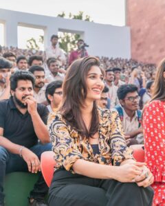 Priya Vadlamani Instagram - VVIT you have my heart..thank you for all the love ❤️
#mukhachitram

.
.
.
#priyavadlamani #undiporaadhey #sandeepraj #hit2 #adivisesh #lovetoday #vishwaksen #dangerous #maheshbabu #ananyapandey #biggbosstelugu6 #bb6 #biggbosstelugu #tollywood #tollywoodactress