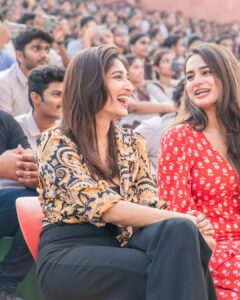 Priya Vadlamani Instagram - VVIT you have my heart..thank you for all the love ❤️
#mukhachitram

.
.
.
#priyavadlamani #undiporaadhey #sandeepraj #hit2 #adivisesh #lovetoday #vishwaksen #dangerous #maheshbabu #ananyapandey #biggbosstelugu6 #bb6 #biggbosstelugu #tollywood #tollywoodactress