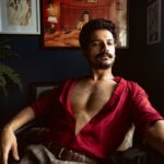Priyanshu Painyuli Instagram - When I am lazing around waiting for Christmas 🎄 Photographer: @shivajisen MUA: @rahul.makeupandhair #photography #christmas #retro