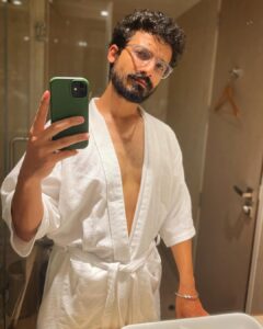 Priyanshu Painyuli Instagram - #throwback to when I wore a beard and a bathrobe.