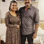 Roshna Ann Roy Instagram - 🖤 എന്റെ അവസാന release 2020/feb 21 നു പുറത്തിറങ്ങിയ "പാപം ചെയ്യാത്തവർ കല്ലെറിയട്ടെ " എന്ന സിനിമയായിരുന്നു....🖤. അതു കഴിഞ്ഞ് ഇപ്പൊ രണ്ടുവസർഷത്തോളം എല്ലാവരും ഒരേപോലെ വീട്ടിലിരുന്ന കൊറോണക്കാലം!!!😟 അതിനിടയിലായിരുന്നു വിവാഹം , വിവാഹത്തിന് മുൻപ് വളരെ സജീവമായി ജോലി ചെയ്തോണ്ടിരുന്ന ഒരു നടിയായിരുന്നില്ല ഞാൻ😴😴 , കിട്ടുന്നത് work ചെയ്യുന്നു എന്നല്ലാതെ continous ആയിട്ടു shoot കിട്ടാൻ മാത്രം offers ഒന്നും അങ്ങനെ ഉണ്ടായിട്ടില്ല.. 😔അതോണ്ട് തന്നെ ചില സാമ്പത്തിക തടസങ്ങൾ വന്നെങ്കിലും കൊറോണക്കാലത്തു എനിക്കു വല്യ മാറ്റങ്ങൾ ഒന്നും തോന്നിയില്ല. ഇപ്പോൾ ott platform സിനിമകൾ , commercial movies അങ്ങനെ ഒരുപാട് category of movies വരാൻ തുടങ്ങി അതുകൊണ്ട് ഒരുപാട് അവസരങ്ങൾ ആർട്ടിസ്റ്റുകൾക്ക് കിട്ടാനും തുടങ്ങി , ഞാൻ ഒരു business സംരഭമായിട്ടാണ് RR makeovers എന്ന പേരിൽ ഒരു online works കാണിച്ചു makeup page start ചെയ്തത്, 💕, shop ഇടണമെന്ന് അതിയായ ആഗ്രഹമുണ്ടായിരുന്നു, Makeup ഒരു മോശം തൊഴിൽ ഒന്നുമല്ല , ഓരോ makeup shoot finish ചെയ്തു വരുമ്പോളും ഓരോ concept വിജയിക്കുമ്പോളും ഞാൻ എന്റെ കഴിവിനെയാണ് കാണുന്നത്, they need ma help, എന്ന് വിചാരിക്കുമ്പോ am too blessed എന്ന് മനസിൽ വരും , എല്ലാവർക്കും ഇതുപോലൊക്കെ പറ്റണം എന്നില്ലല്ലോ.....🥰 So ഞാൻ പറഞ്ഞു വന്നത് വിവാഹശേഷം വീട്ടിലിരിക്കാനോ side ആകണമെന്നോ ഒന്നും വിചാരിക്കുന്ന ഒരാളല്ല ഞാൻ , എനിക്കെന്റെതായ കുറവുകളും നന്മകളുമൊക്കെയുണ്ട് അതെല്ലാമറിയുന്ന ഒരാളാണ് എന്റെ കൂടെ ഉള്ളത്, അദ്ദേഹത്തിനു എന്നിലുള്ള അധികാരം ഒരിക്കൽപോലും എന്നെ വേദനിപ്പിച്ചിട്ടില്ല വളരെ സന്തോഷത്തോടെ തന്നെ എല്ലാ കാര്യങ്ങൾക്കും ഞാൻ ഇറങ്ങാറുണ്ട്..☺️☺️.. മലയാള സിനിമയിൽ ജോലി ചെയ്യുന്ന പലരും എന്നെ ചിലപ്പോൾ മറന്നു കാണും,atleast roshna ഒരു chrctr ഉണ്ട് ചെയ്യാൻ പറ്റുമോ എന്നൊരു വാക്കു പോലും ആരും ചോദിക്കാറില്ല..... ഞാൻ makeup artist ആയതു ബാക്കിയുള്ള എന്റെ activities നിർത്തി പൂട്ടി വീട്ടിൽ ഇരിക്കാനല്ല എന്ന് ദയവായി അറിയുക ,..😊. അതോണ്ട് ഐശ്വര്യമായി tamil industryil join ചെയ്യുന്നു.... ഈ സന്തോഷ വാർത്ത നിങ്ങളോട് പറയാൻ ഇപ്പോളെനിക്ക് ഇത്രയും buildup കൊടുക്കേണ്ട ആവശ്യം ഉണ്ടെന്നു തോന്നി.. . അപ്പൊ.. Joined in sethupathi 46 directed by : ponram perumal starring : @actorvijaysethupathi brother ❤️ Thank u all..❤...... നന്ദി ❤ Costume : @klumbyprajinajaanaki Pondicherry - பாண்டிச்சேரி
