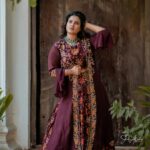 Roshna Ann Roy Instagram - 🤎 📸 : @sherinabrahamphotography Mua : @makeup_by_mariyaaa Costume : @ladies_planet_ Jwells : @ladies_planet_rental_jewellery