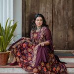 Roshna Ann Roy Instagram - 🤎" 📸 : @sherinabrahamphotography Mua : @makeup_by_mariyaaa Costume : @ladies_planet_ Jwells : @ladies_planet_rental_jewellery Kochi, India