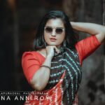 Roshna Ann Roy Instagram - ഇച്ചിരി ഫ്രീക്കായാൽ എന്നാ കുഴപ്പം.. 😏 dont, "u like 😂? .. ..💃💃💃💃💃💃😎 .. ..@sunesh_kalapurackal .. @kanchipuramsilks_ .. @emin_thahar 🌹,.....have a good sunday all......🌹💃💃💃 💃💃💃💃💃💃💃 ... #sareedraping #styleshoot #sareelovers #keralasaree ralasarees #kochidiaries #nadangirl #styleshoot #mypics #roshnaannroy #celebrity #actresslife #cinema #actresshot #sundayfunday #happysundayeveryone #freestyle