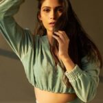 Samara Tijori Instagram - Shot with @frontrowgypsy after years 😭❤️ Always. ALWAYS. My favourite. ILY. Makeup by @nikitashak Hair by @madhursfx Styled by @nikitarawlani ❤️❤️❤️