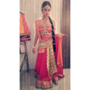 Sangeetha Sringeri Instagram - Re-Telecast of Hara Hara Mahadeva at Star Suvarna on quarantine has not only reconnected me to my lovely fans but reminded me of how i entered this Entertainment Industry.

The first show you do shall always be your favourite as an artist.. I won't say it was a cake walk... There were times i thought of giving up.. as a newbee.. it was difficult.. the dialogues.. expressions.. body language, eye contact with all the annoying disturbances behind the camera and most importantly staying away from my home, my parents.. all alone.. It looks scary now, as I can't imagine going through it all over.

Once the show was aired when i saw my self for the  first time  on the Television, on hoardings all over karnataka.. and the love and support poured in by the viewers...that love.. that  unconditional love is something i never ever imagined but it happened, so soon that by the time i realised whats happening i was done with my role as Sati.

I now realise how important it is to live the moment..! The truth is i never expected anything before i was casted and portrayed as sati and that did pull more happiness!

Life lessons i learnt off the set at that time remains.. forever.

The most difficult days of ur life remains as the bestest memory throughout.. once it passes!

Sharing these pictures i have as a #throwback to the #HHM Days.

#HaraHaraMahadeva #HarHarMahadev #Sati #Sathi #sangeethaSringeri