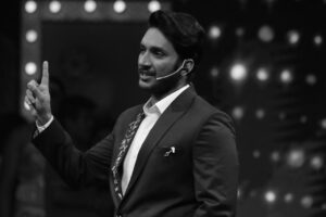 Sathish Krishnan Instagram - PART 2: Watte wonderful journey WOW . never imagined myself as judge and it happened . #bbjodigal2 .  Pic1- walking in for the first time :) pic2- dancing for mukkala the song which made impact in my life .
Pic3-some smile 
pic4-grooving some retro moves. Pic5-random 
pic6-smile after pack up 
pic7-ennamo sollarean Enna nu therla 
pic8-am ready for finals 
pic9-my salute to all the contestants , camera team , art team , choreographers , dancers , makeup team , production team , on set audience , anchors and direction team 
pic10- my thanks to all the viewers  and people who support me . And future supporters :) special thanks @vijaytelevision for having me . Love ❤️