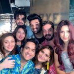 Shefali Jariwala Instagram - About last nite! @artisingh5 @lostboyjourney @vishalsingh713 @parasvchhabrra @officialmahirasharma @hindustanibhau @ronak1310