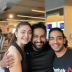 Shefali Jariwala Instagram - No Pain No Gain... Back to the #gym with my favourite boys @paragtyagi @karn_malhotra . . . #gymlover #gymbuddies #fitness #happiness #gym #strongwomen #strongoverskinny #picoftheday #instadaily #instalike