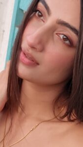 Sherlin Seth Instagram - POV: I'm in love with you ❤️
.
Impromptu shoot by the Master himself @pravintalan 🌟 @the_artofvisuals
.
.
.
.
.
.
.
#sherlinseth #explorepage #explore #foryou #forme #viralreels #viralpost #viral #tamilactress #bollywood #tamil #teluguactress #telugu #hindi #browneyes #glowingskin #denim #beautiful #kashmiri #fitness