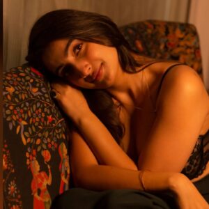Sherlin Seth Instagram - 🦋🥦🍩
.
📸 @portraitsbypoojachordia @chordiapooja 
.
.
.
.
.
#sherlinseth #black #tamilactress #bollywood #kashmiri #explore #explorepage #forme #foryou #viralpost #viral #telugu #hindi #tamil