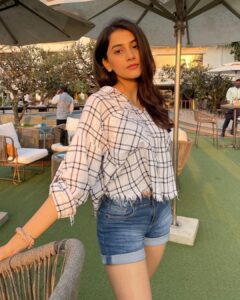 Simran Sharma Instagram - cover me in sunshineee🌻