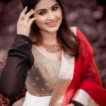 Sneha Instagram - How lovely are the hues of yellow! 💛 Swipe till the end to see @realactress_sneha in her own element! . . #Ashokarsh #AshokarshPhotography #MomentsByAA #TeamAshokarsh #Ashok #bridesofaa #indianbrides #indianbridalmakeup #wedmegood #makeupartist #bridalmakeup #indianweddingbuzz #weddingbrigade #indianbride #indianwedding #chennaimakeupartist #makeupartistindia #indianmakeup #indianbrides #indianwedding #indianweddings #indianweddinginspiration #southindianwedding