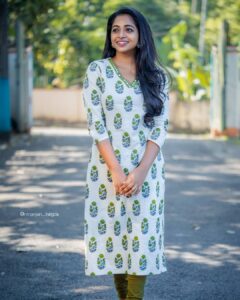 Sneha Babu Instagram - ✨
Wearing:- @budgetstoreknr 
Earrings:- @silver_andsalt 
Photography:- @niranjan__hegde