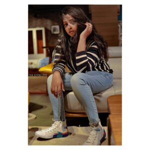 Sneha Babu Instagram - “A graceful glorious mess living in the mind of another, flawed(&still) worthy” -love letters to myself.
Photography:- @thegypsyeye 
MUA:- @reema.muneer 
Outfit:- @onlyindia 
Shoes:- @converse.india 
Caption:- @_______to.the.stars Chechi❤️