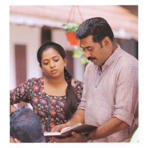 Sneha Babu Instagram - ഞങ്ങൾടെ സ്വന്തം മനോഹരേട്ടൻ ♥️
@bijumenonofficial
@adhyarathri_official
.
.
#candid #betweenshoots #movie #beauty #fashion