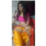 Sonali Raut Instagram – #ShootDiaries 
Love getting dolled up. 
#behindthescenes #scenes#shoot #bindi #payal #indian #ethnic #yellow #pink #navvari #MarathiMulgi