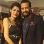 Sonali Raut Instagram - #AboutLastNight It was superfun with my #LipstickLagake co-star @riteishd #PartyTime #ManekaJoshisBirthdayBash #FriendsLikeFamily My Outfit Courtesy: @idiot_theory