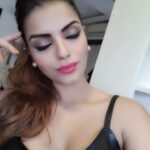 Sonali Raut Instagram - Peep sheep🤣🤣🤣 #shootmode #shoot #shootbreak #mr.lovalova