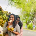 Surabhi Lakshmi Instagram - കൊടൈക്കനാൽ യാത്രയിലെ ഹൃദ്യമാം ഓർമ്മകൾ 💚 @reshma_ravindran___ #Throwbackthursday #Travelvibes #Takemeback #memories