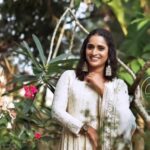 Surabhi Lakshmi Instagram - 🏵🏵🏵 @4rshuuu 🥰🎬#dhanush #trendingreels #thamil #meghamkarukkatha
