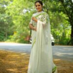 Surabhi Lakshmi Instagram - The perfect matching accessory for a saree is not the jewelry but your smile. Photographer: @insta.aks Makeup: @amal_ajithkumar Costumes: @prakrithi_by_ramya . . . . . . . . . . . . #sareelove #keralaactress #sareedraping #ethnicwear #fashion #photoshoot #keralaphotogallery #model