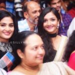 Surabhi Santosh Instagram - #kuttanadanmarpappa #81day #fun #laughter with the #beautiful @aditi.ravi PC: @sarath_zionz