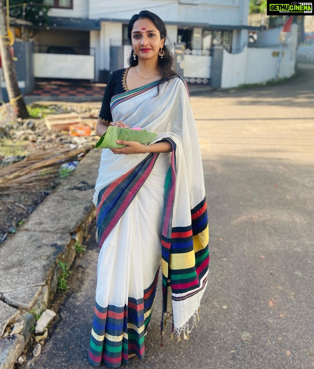 Actress Surabhi Santosh HD Photos and Wallpapers May 2022 | Gethu Cinema