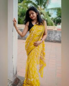 Venba Instagram - Wearing amma's saree is a vibe 🥰🤩☺️

#love #cute #instalike #instamood #followforfollowback #followme #viral #pinterest #love #style #swag #heroine #cool #tamilcinema #chennai #instagram #likeforlike #likeforfollow #smart #smile