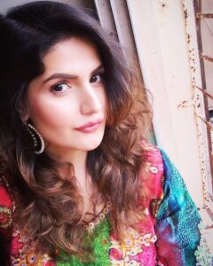 Zareen Khan Instagram - Eid Mubarak to All ✨✨✨ #EidMubarak #StayBlessed