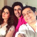 Zareen Khan Instagram - On shoot shenanigans with my favs @shaahidamir @rodegautam & @ashukla09 👻 #Aksar2
