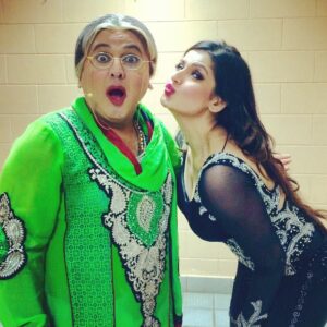 Zareen Khan Instagram - Dadi ko puppi... Muahhh 💋 #BulaDesiBollywood #Nadi #Fiji #travel #dadi #ComedyNightsWithKapil #AliAsgar #Fun #Laughter #Happy