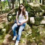 Zareen Khan Instagram - ‘Don’t live the same year 75 times and call it life’ - Robin Sharma 📸 - @pallavidevika #Dharamshala #HimachalPradesh #IncredibleIndia #TravelWithZareen #HappyHippie #WanderLust #KeepWandering #WednesdayWisdom #ZareenKhan