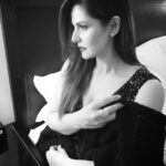 Zareen Khan Instagram - 🖤 #NoirEtBlanc #Mood #HappySunday #ZareenKhan