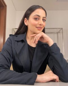 Zoya Afroz Instagram - The after pack-up glow✨ 
#nofilter #shootdiaries