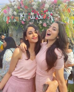 Zoya Afroz Instagram - Issa vibe 🌸💖