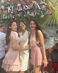 Zoya Afroz Instagram - The Kingfisher Calendar 2020 Squad ! #sundaybrunchdoneright 
@kingfisherworld @atulkasbekar #kingfishercalendar2020
