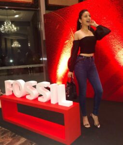 Zoya Afroz Instagram - The brand new Limited Edition #FossilxVarun Curator Series watch is here and they have teamed up with @magic.bus to benefit the lives of many children.
#MakeTimeForGood @fossil